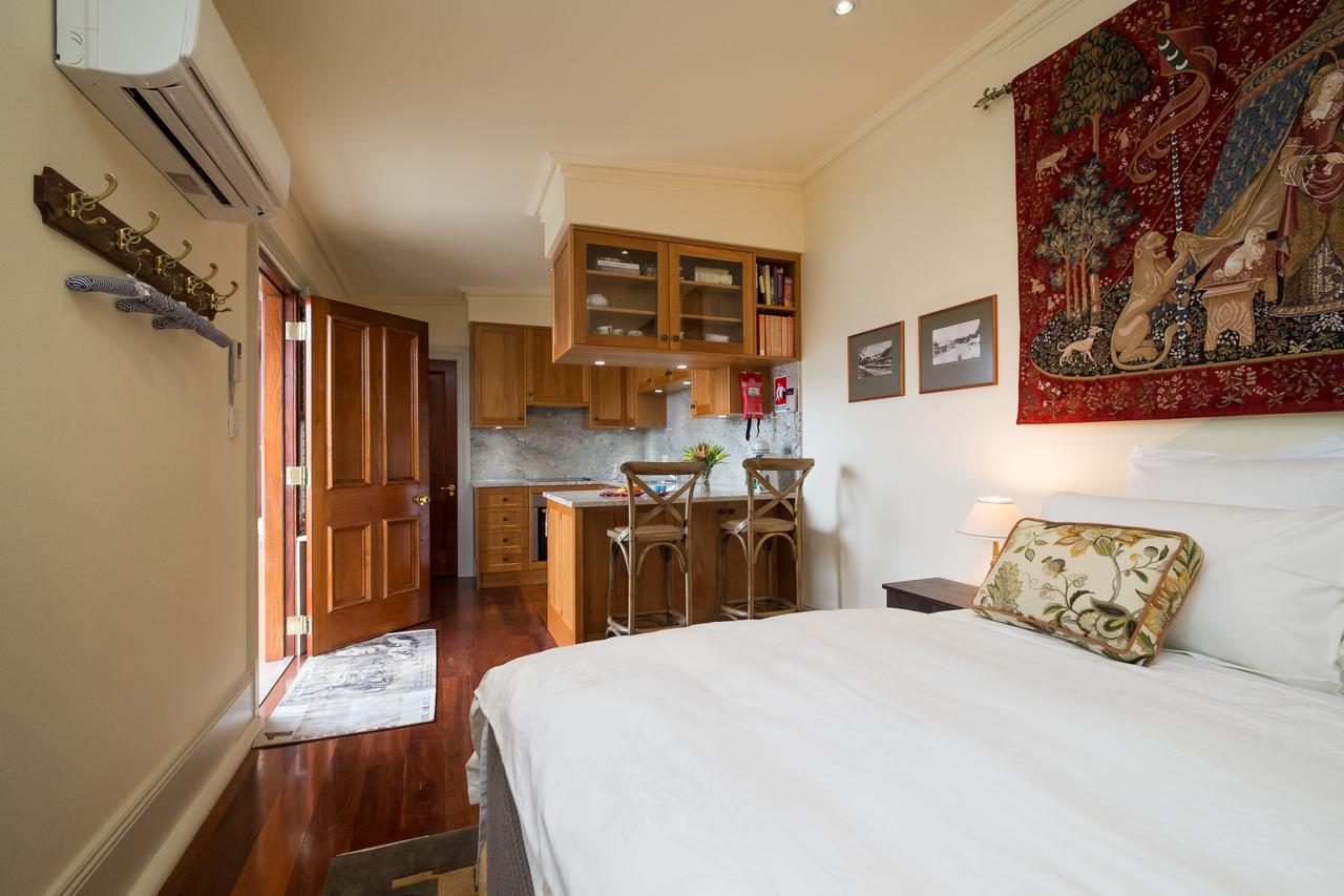 Old Bank Boutique Hotel มิตตากอง ภายนอก รูปภาพ