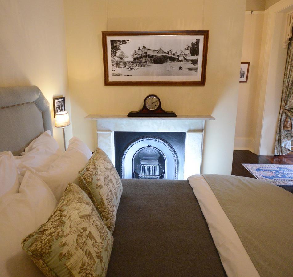 Old Bank Boutique Hotel มิตตากอง ภายนอก รูปภาพ